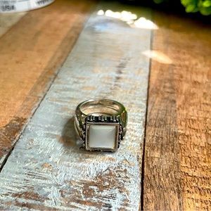 Premier Designs Triumph Flip Ring Size 7